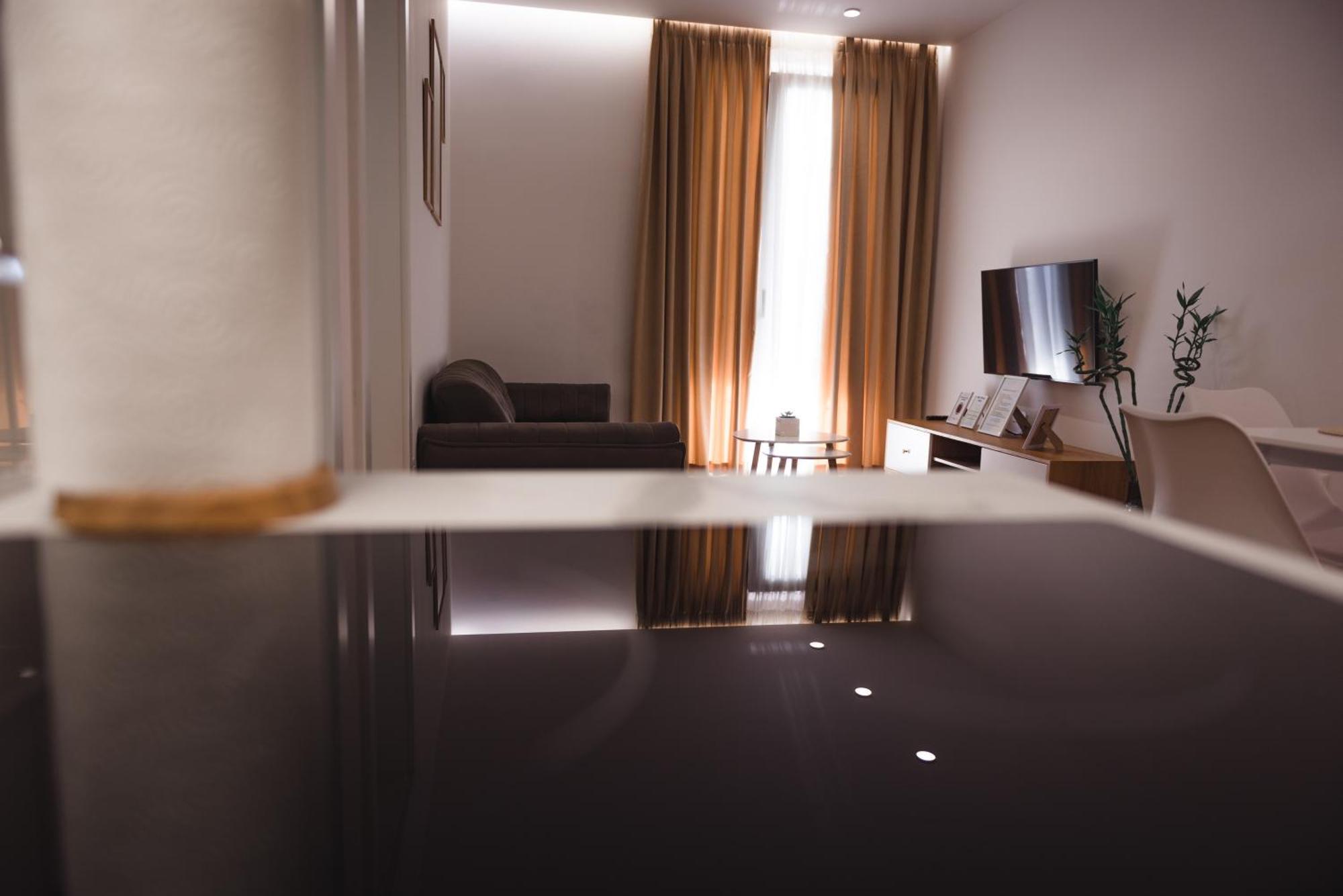 Tam Skanderbeg Square Serviced City Center Apartment No1 Tiran Dış mekan fotoğraf